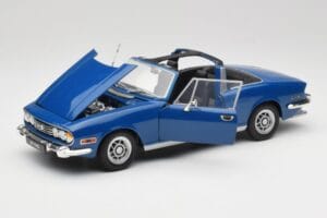 Triumph Stag Mk1 Sapphire Blue Revell 1:18 08815 Diecast - image 2 of 8