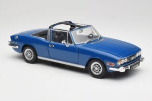 Triumph Stag Mk1 Sapphire Blue Revell 1:18 08815 Diecast - image 6 of 8