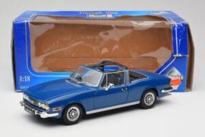 Triumph Stag Mk1 Sapphire Blue Revell 1:18 08815 Diecast - image 8 of 8