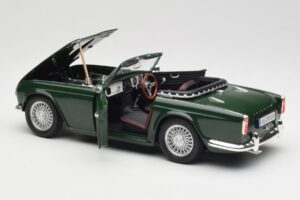 Triumph TR4 British Racing Green Revell 1:18 08827-T1 Diecast - image 5 of 8