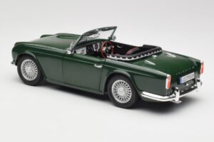 Triumph TR4 British Racing Green Revell 1:18 08827-T1 Diecast - image 7 of 8