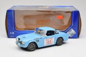 Triumph TR4 Rally Car Revell 1:18 08773 Diecast - image 8 of 8