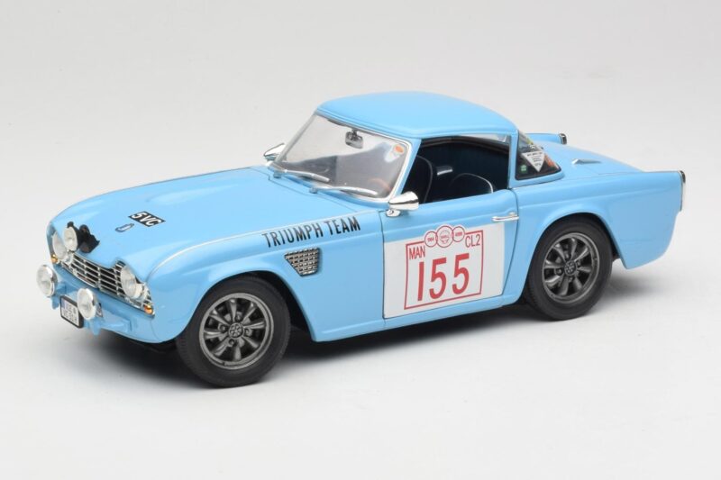 Triumph TR4 Rally Car Revell 1:18 08773 Diecast