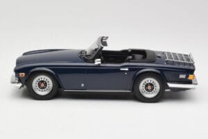 Triumph TR6 PI Dark Blue Minichamps 1:18 155132032 Diecast - image 3 of 6