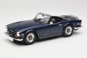 Triumph TR6 PI Dark Blue Minichamps 1:18 155132032 Diecast