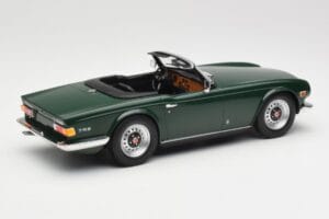 Triumph TR6 PI Dark Green Minichamps 1:18 155132030 Diecast - image 2 of 6