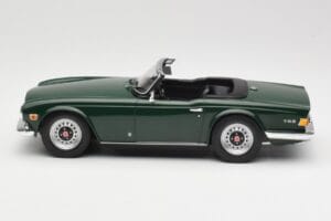 Triumph TR6 PI Dark Green Minichamps 1:18 155132030 Diecast - image 3 of 6