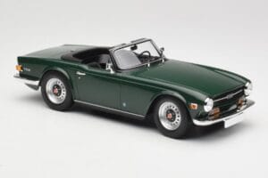 Triumph TR6 PI Dark Green Minichamps 1:18 155132030 Diecast - image 4 of 6