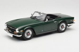 Triumph TR6 PI Dark Green Minichamps 1:18 155132030 Diecast
