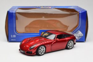 TVR Sagaris Red Revell 1:18 08816 Diecast - image 8 of 8