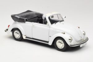 Volkswagen 1302 LS Cabriolet White Revell 1:18 08415 Diecast - image 6 of 8