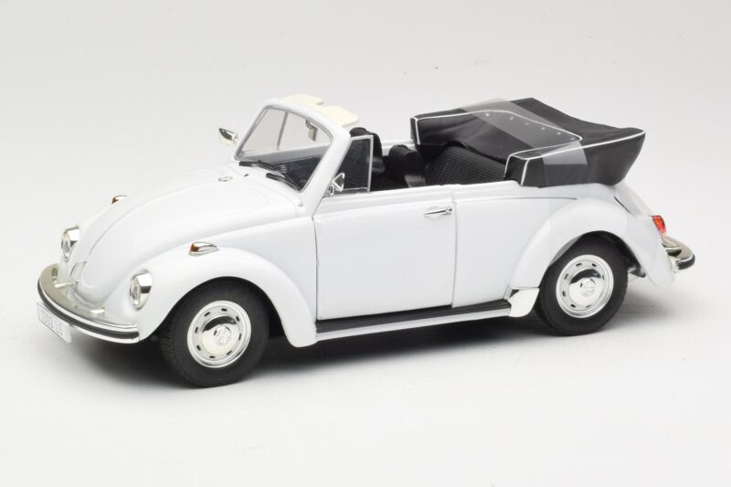 Volkswagen 1302 LS Cabriolet White Revell 1:18 08415 Diecast