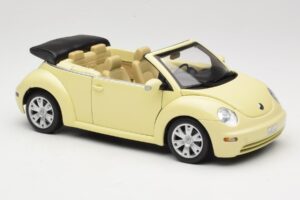 Volkswagen Beetle Cabriolet Yellow Gate 1:18 VW24108 Diecast - image 6 of 8