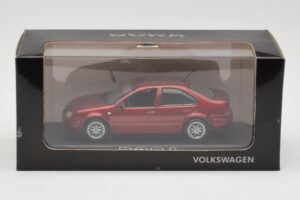Volkswagen Bora Mk4 Red Metallic Minichamps 1:43 VW003 Diecast - image 4 of 4