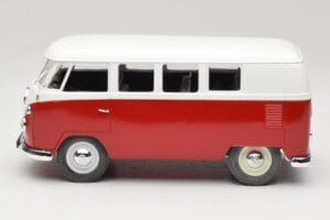 Volkswagen Combi T1 Red & White Solido 1:18 8031 Diecast - image 4 of 8