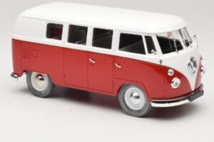 Volkswagen Combi T1 Red & White Solido 1:18 8031 Diecast - image 6 of 8