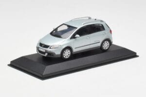 Volkswagen Cross Golf Mk5 Silver Minichamps 1:43 GOLF003 Diecast - image 2 of 4
