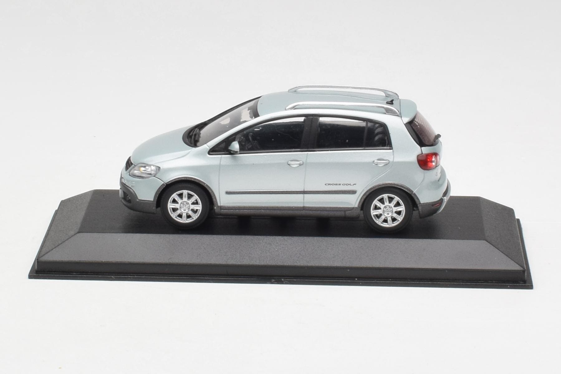 Minichamps Volkswagen Cross Golf Mk5 1:43 Diecast