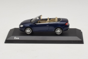 Volkswagen Eos Cabriolet Blue Minichamps 1:43 1F0099300D5Q Diecast