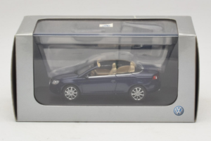 Volkswagen Eos Cabriolet Blue Minichamps 1:43 1F0099300D5Q Diecast - image 5 of 5