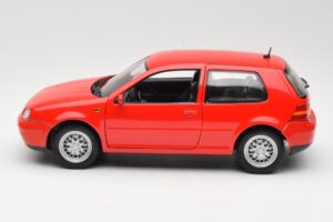 Volkswagen Golf Mk4 GTI Red Revell 1:18 08943 Diecast - image 4 of 8