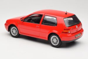 Volkswagen Golf Mk4 GTI Red Revell 1:18 08943 Diecast - image 7 of 8
