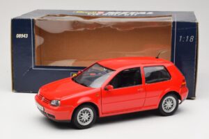 Volkswagen Golf Mk4 GTI Red Revell 1:18 08943 Diecast - image 8 of 8