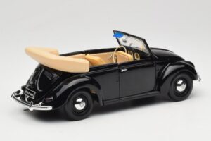 Volkswagen Beetle Cabriolet Black Maisto 1:18 37800-M6 Diecast - image 3 of 8