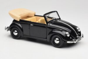 Volkswagen Beetle Cabriolet Black Maisto 1:18 37800-M6 Diecast - image 6 of 8