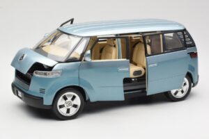 Volkswagen Microbus Concept Light Green Revell 1:18 08444 Diecast - image 2 of 8
