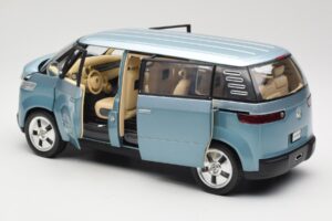 Volkswagen Microbus Concept Light Green Revell 1:18 08444 Diecast - image 5 of 8