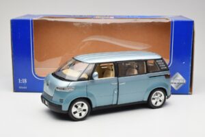 Volkswagen Microbus Concept Light Green Revell 1:18 08444 Diecast - image 8 of 8