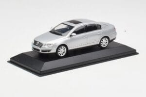 Volkswagen Passat B6 Silver Minichamps 1:43 PASSAT003 Diecast - image 2 of 4