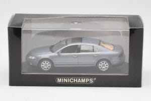 Volkswagen Phaeton 3D Grey Minichamps 1:43 3D0099300GPR7Q Diecast - image 4 of 4