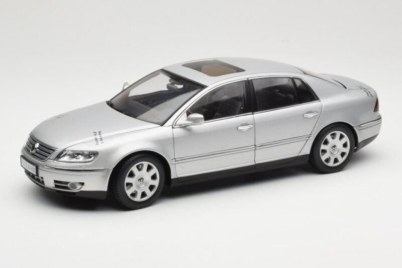 Volkswagen Phaeton D1 Silver Metallic AUTOart 1:18 Volkswagen Phaeton D1 Silver Metallic AUTOart 1:18 79742 Diecast