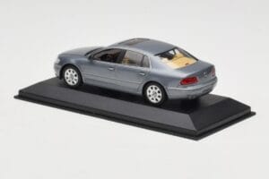 Volkswagen Phaeton Light Blue Metallic Minichamps 1:43 VW002 Diecast - image 3 of 4