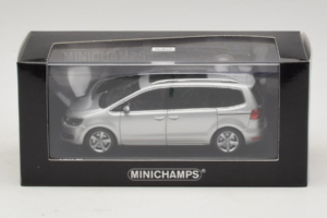 Volkswagen Sharan Silver Minichamps 1:43 400058101 Diecast - image 5 of 5