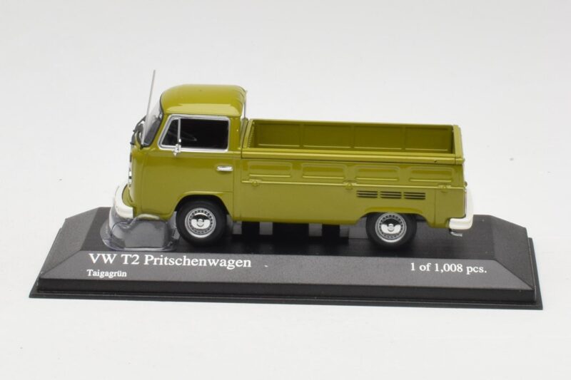 Volkswagen T2 Flatbed Green Minichamps 1:43 400053202 Diecast