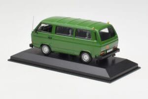 Volkswagen T3 Bus Green Minichamps 1:43 400055000 Diecast - image 3 of 4