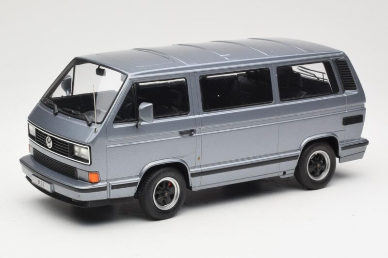 Volkswagen T3 Porsche B32 Minibus Blue KK-Scale 1:18 Volkswagen T3 Porsche B32 Minibus Blue KK-Scale 1:18 KKDC180221 Diecast