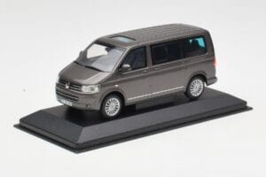 Volkswagen T5 Bus Bronze Metallic Minichamps 1:43 4039378412203 Diecast - image 2 of 4