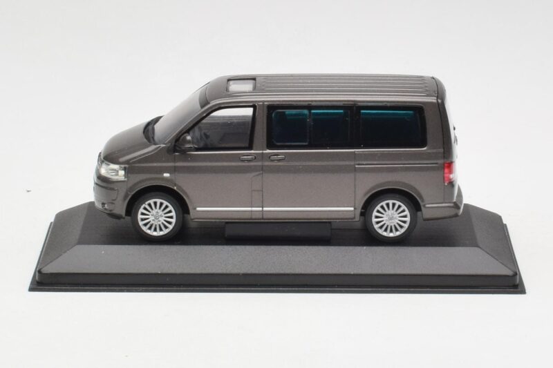Volkswagen T5 Bus Bronze Metallic Minichamps 1:43 4039378412203 Diecast