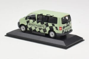 Volkswagen T5 Bus Green Minichamps 1:43 T5002 Diecast - image 3 of 4