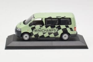 Volkswagen T5 Bus Green Minichamps 1:43 T5002 Diecast