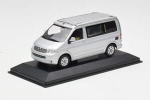 Volkswagen T5 California Silver Minichamps 1:43 7H8099300GPA7W Diecast - image 2 of 4