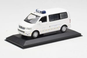 Volkswagen T5 Multivan Bundeswehr Emergency Doctor Prototype Minichamps 1:43 400052291-P1 Diecast - image 2 of 4