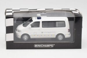 Volkswagen T5 Multivan Bundeswehr Emergency Doctor Prototype Minichamps 1:43 400052291-P1 Diecast - image 4 of 4