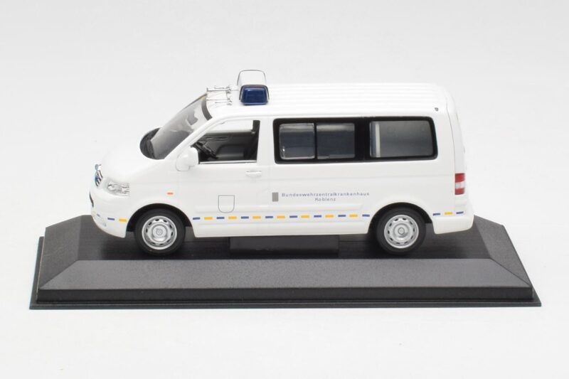 Volkswagen T5 Multivan Bundeswehr Emergency Doctor Prototype Minichamps 1:43 Volkswagen T5 Multivan Bundeswehr Emergency Doctor Prototype Minichamps 1:43 400052291-P1 Diecast