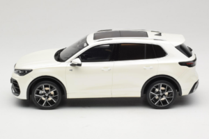 Volkswagen Tiguan R-Line Oryx White Pearl Otto 1:18 OT1219 Resin - image 3 of 6