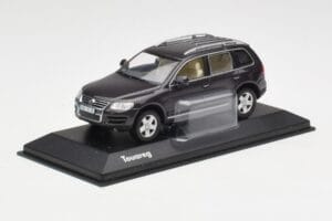 Volkswagen Touareg Grey Minichamps 1:43 TOUAREG001 Diecast - image 2 of 4